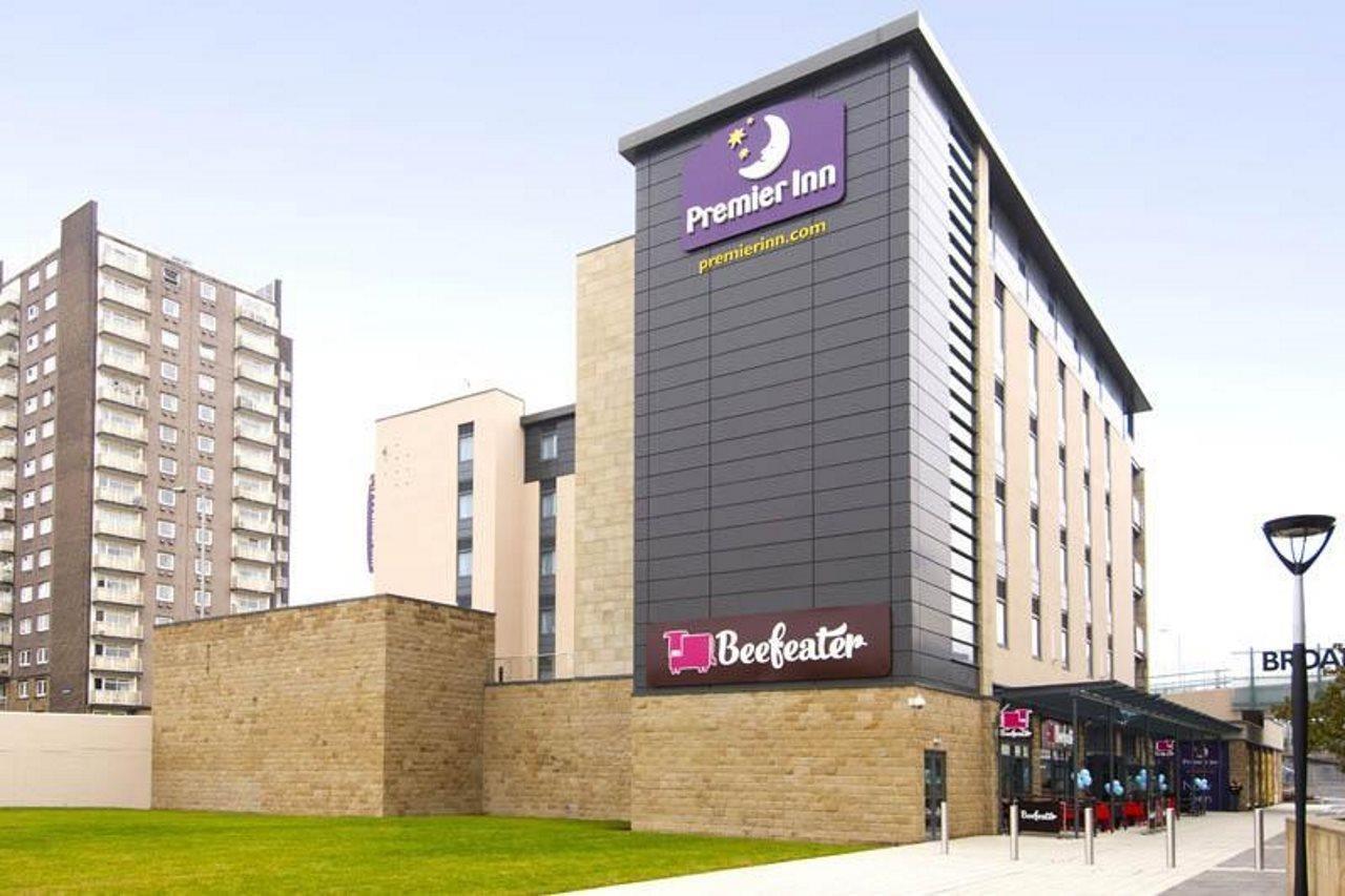 Premier Inn Halifax Town Centre Exterior photo