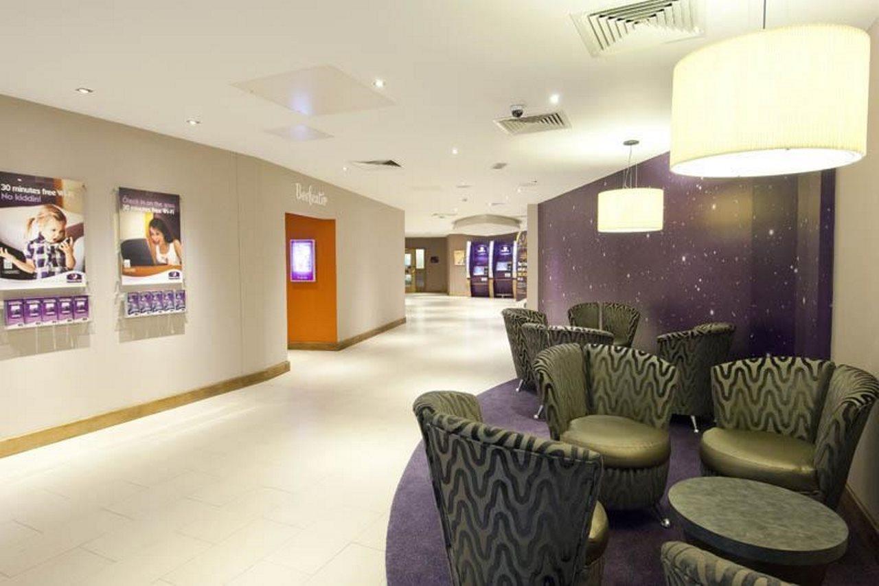 Premier Inn Halifax Town Centre Exterior photo