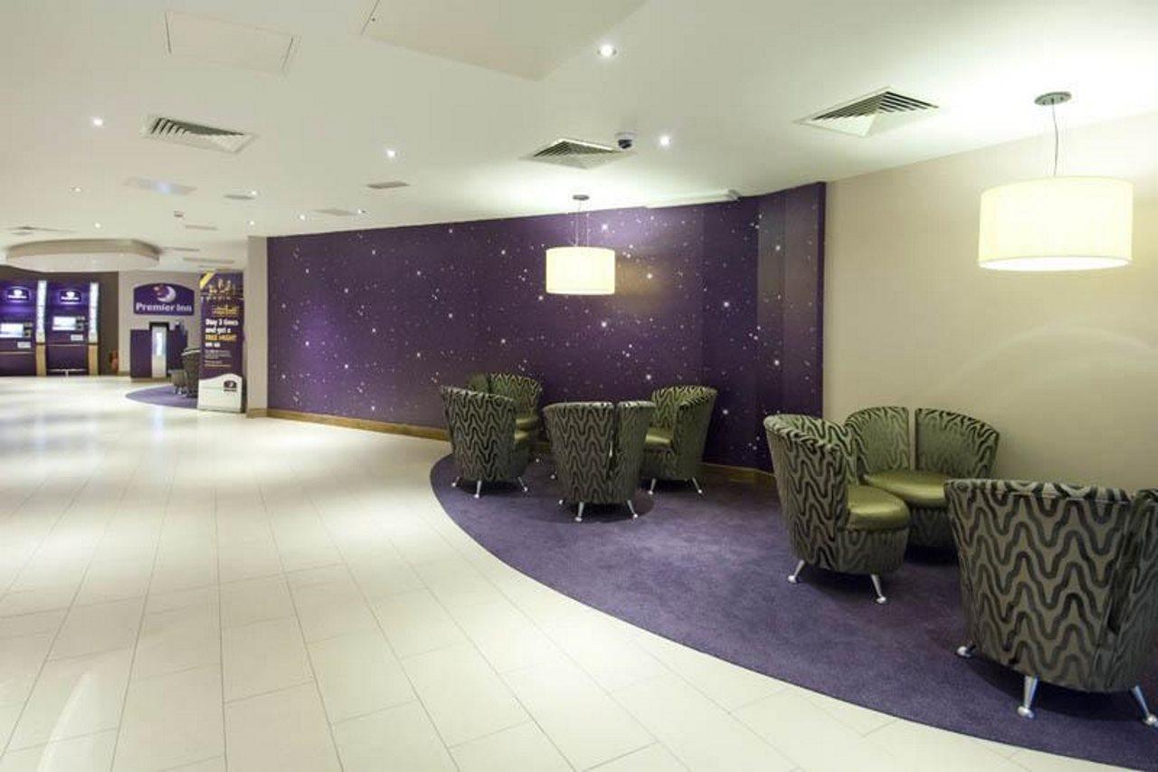 Premier Inn Halifax Town Centre Exterior photo