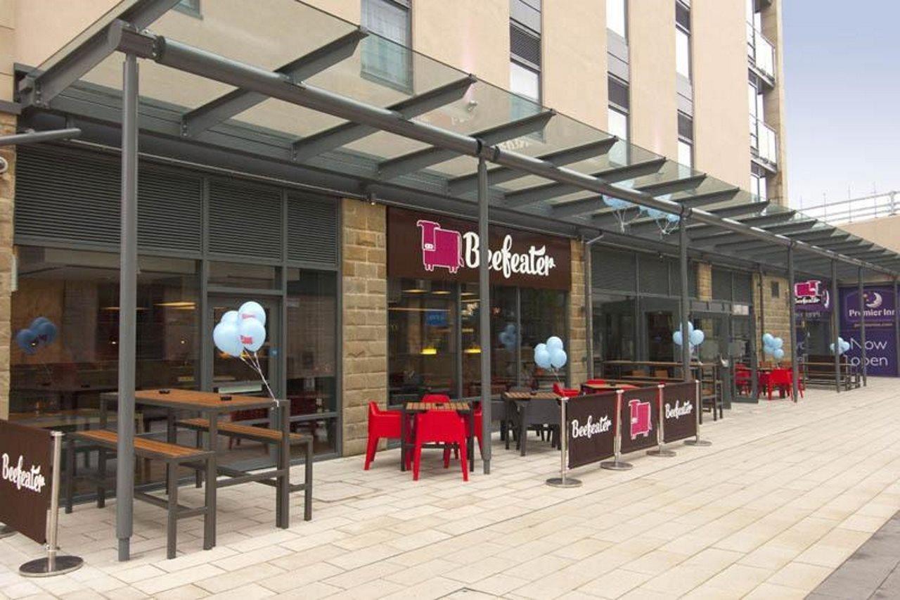 Premier Inn Halifax Town Centre Exterior photo